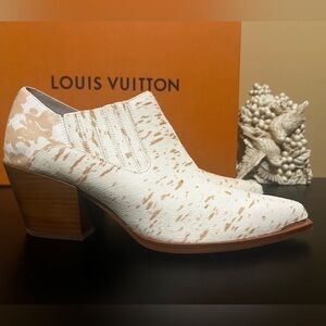 NWOT- Dolce Vita Womens Sloan Calf Hair Animal Print Booties 8.5M